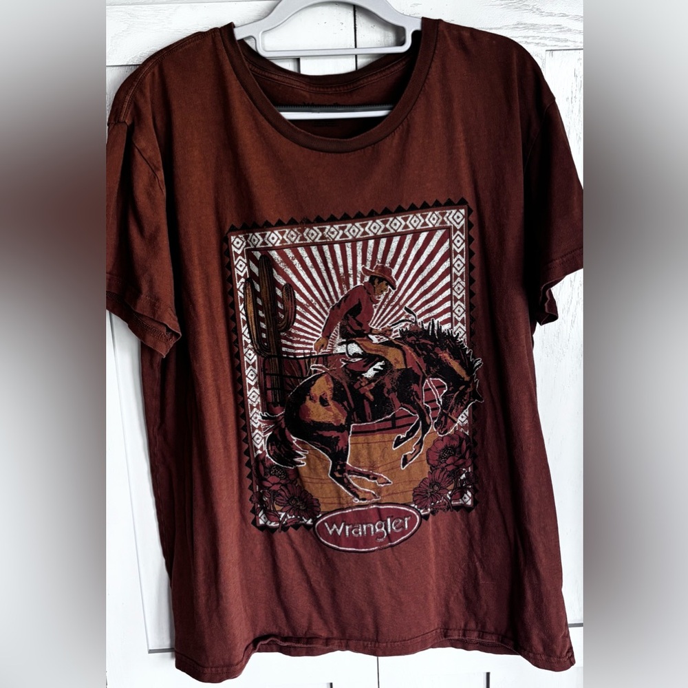 WRANGLER WOMEN'S COWBOY BOYFRIEND SHORT SLEEVE GRAPHIC TEE Size Large - Picture 2 of 5